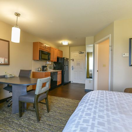 Candlewood Suites Medford By Ihg Eksteriør bilde