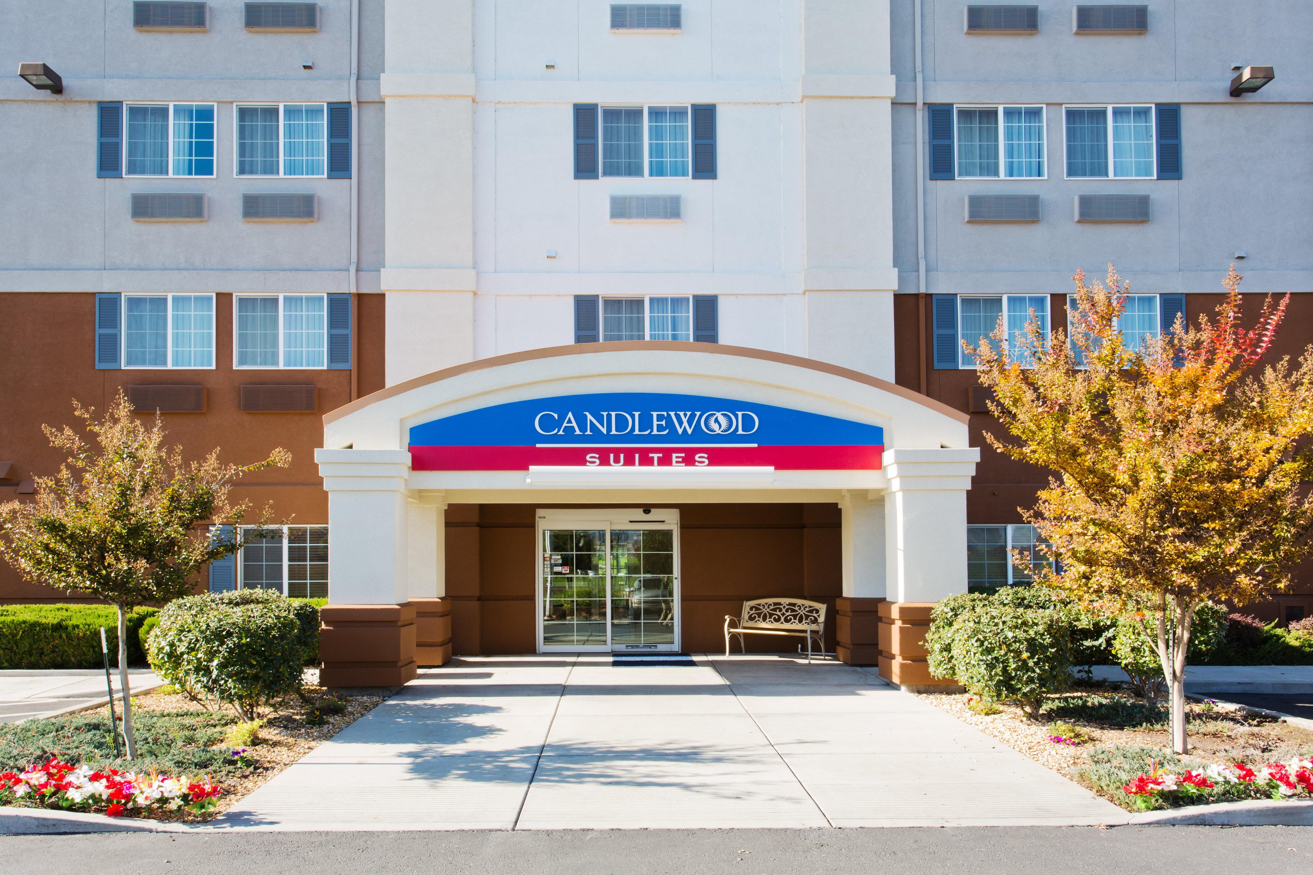 Candlewood Suites Medford By Ihg Eksteriør bilde
