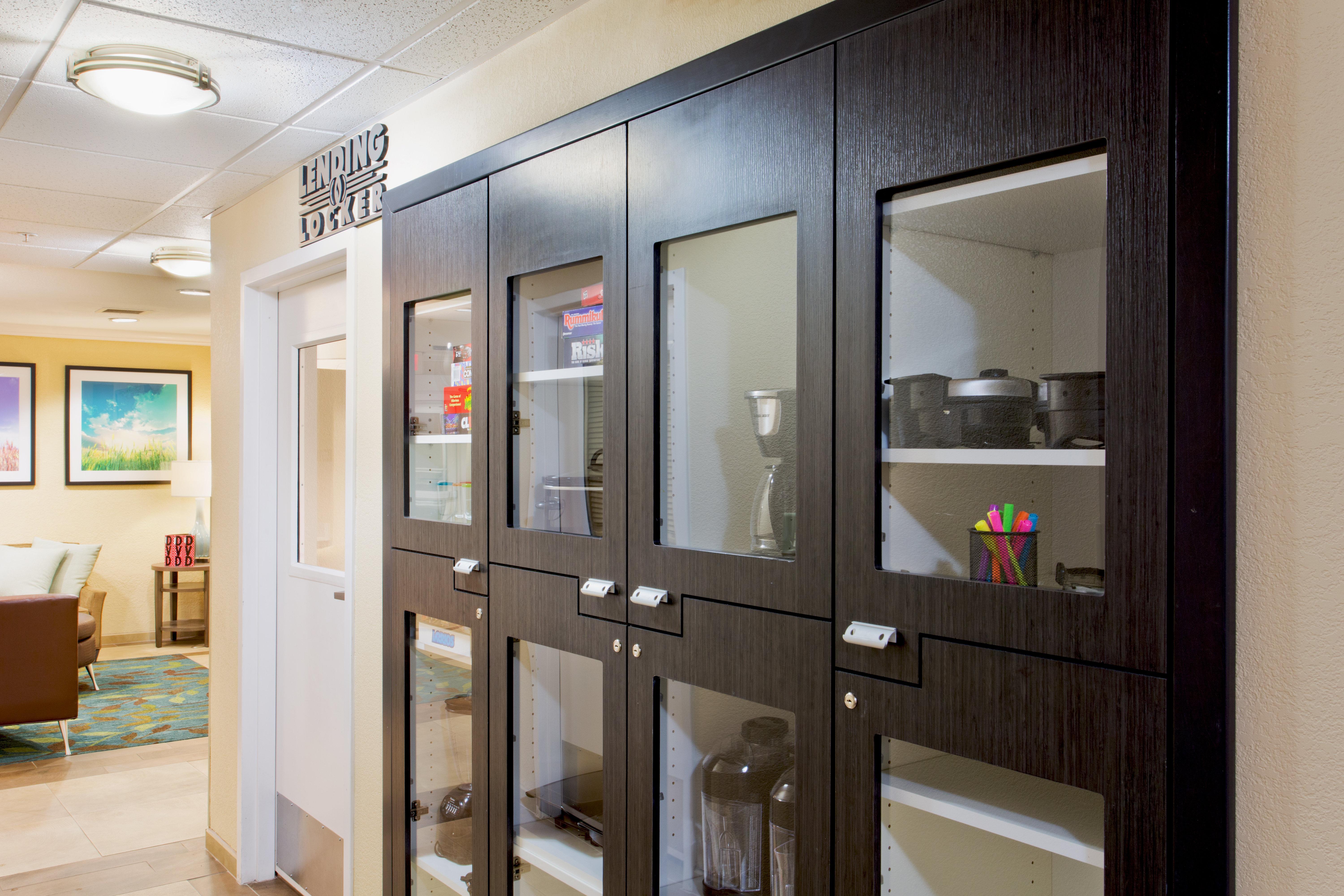 Candlewood Suites Medford By Ihg Eksteriør bilde